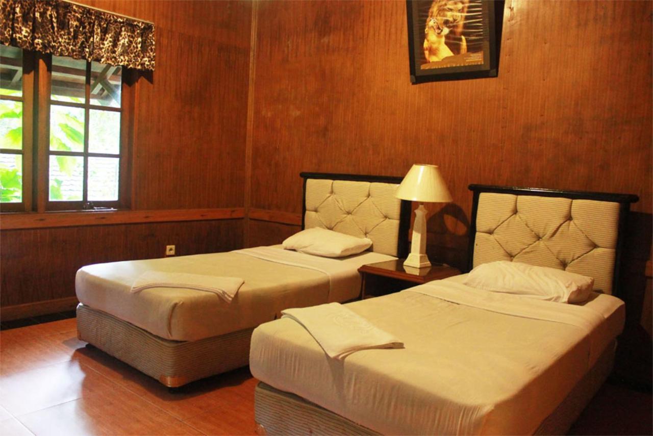 Safari Resort Puncak Exterior foto