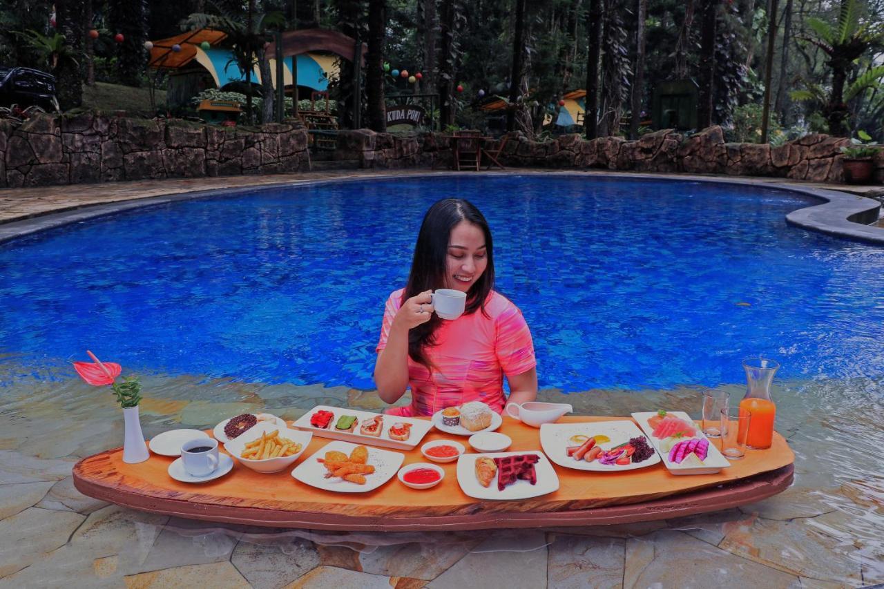 Safari Resort Puncak Exterior foto