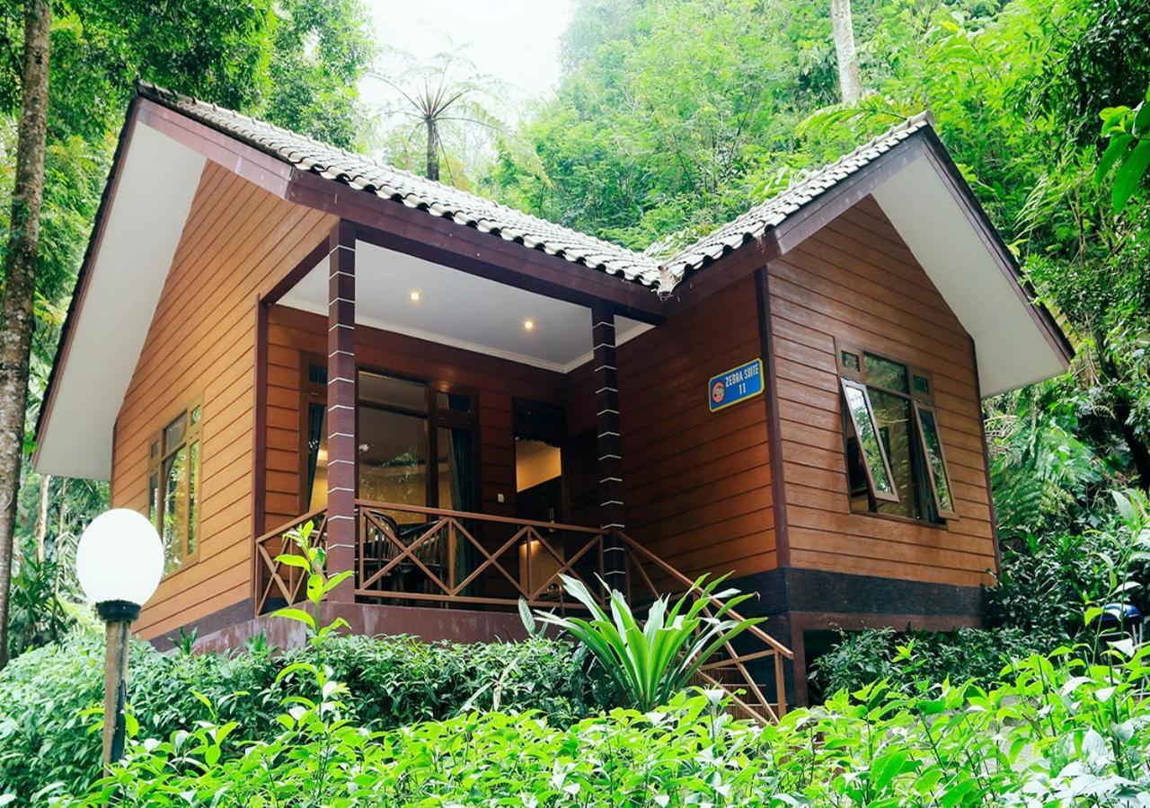 Safari Resort Puncak Exterior foto