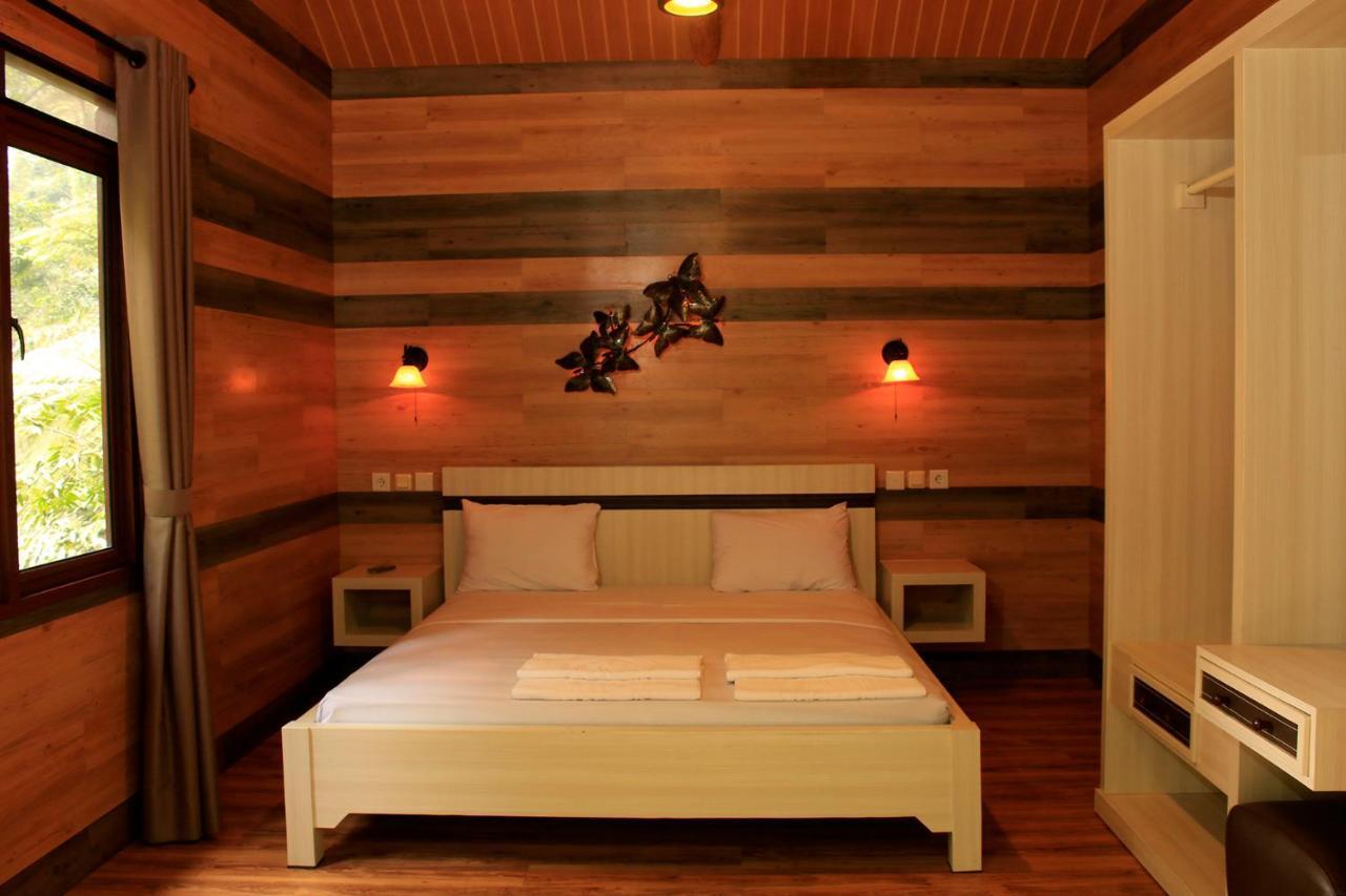 Safari Resort Puncak Exterior foto